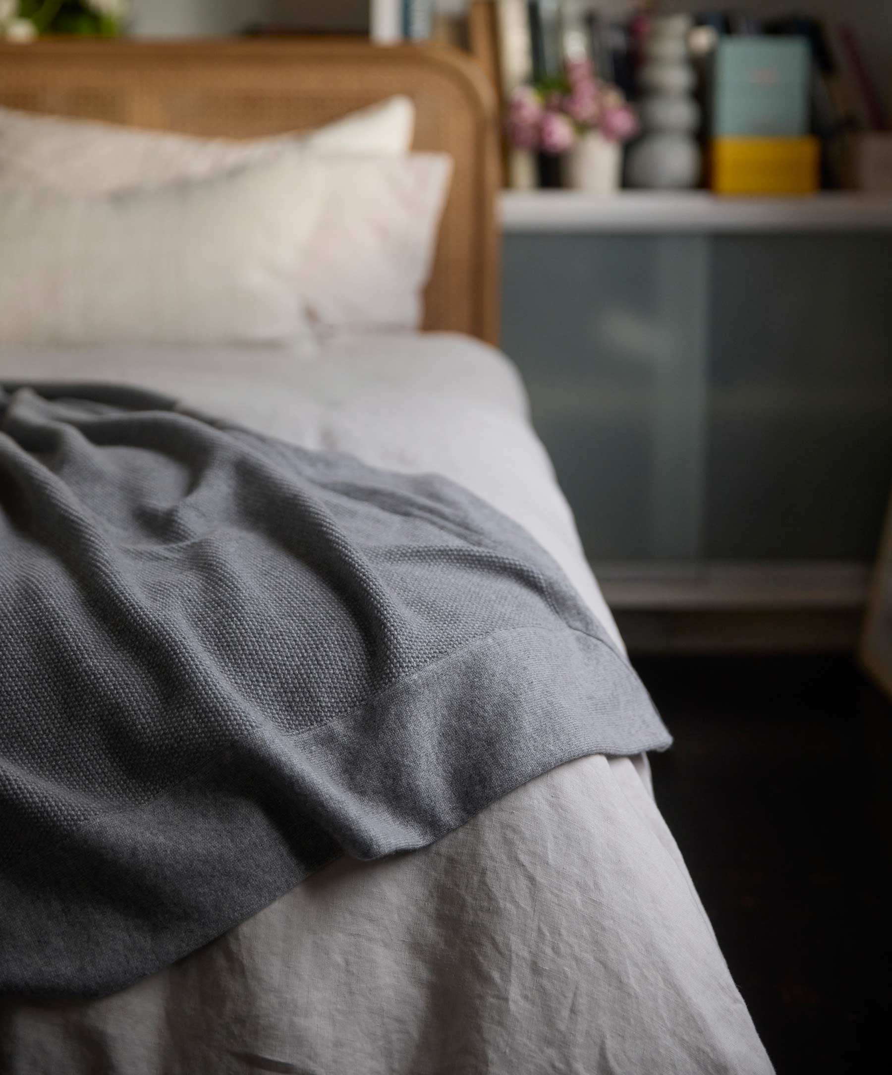 Soft Cashmere Throw in Fog - Image 2