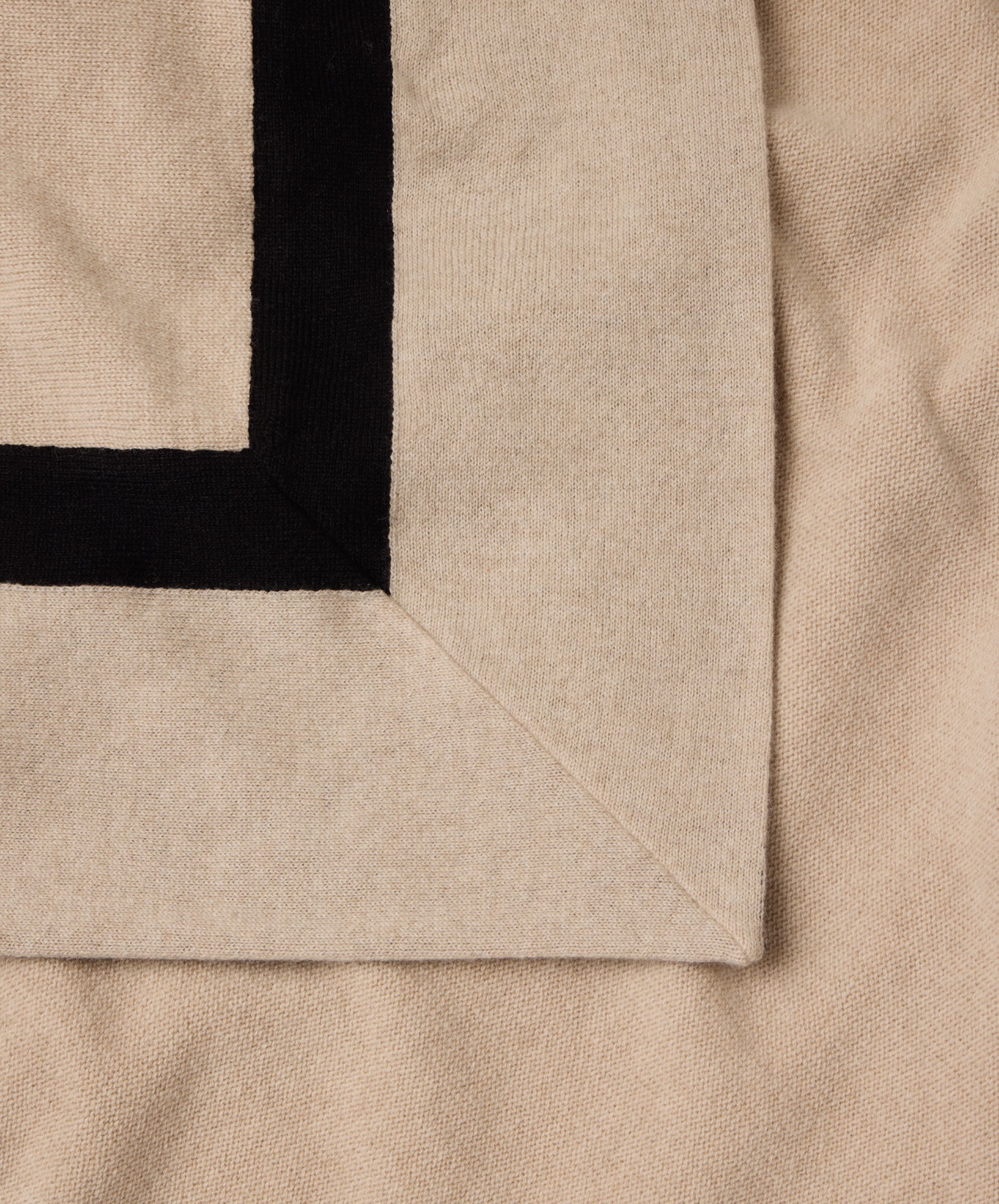 Soft Cashmere Throw for Layered Comfort - Image 5