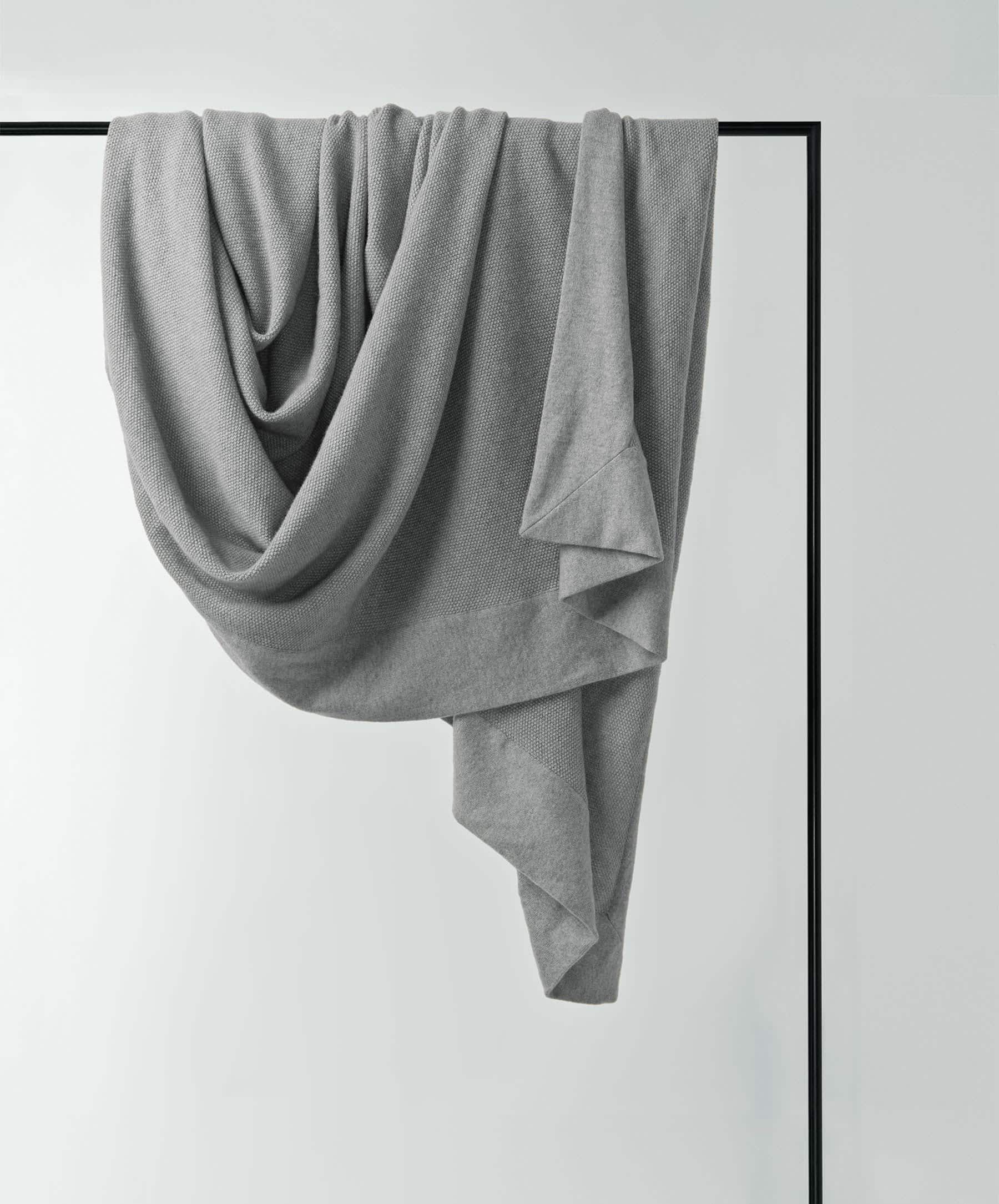 Soft Cashmere Throw in Fog