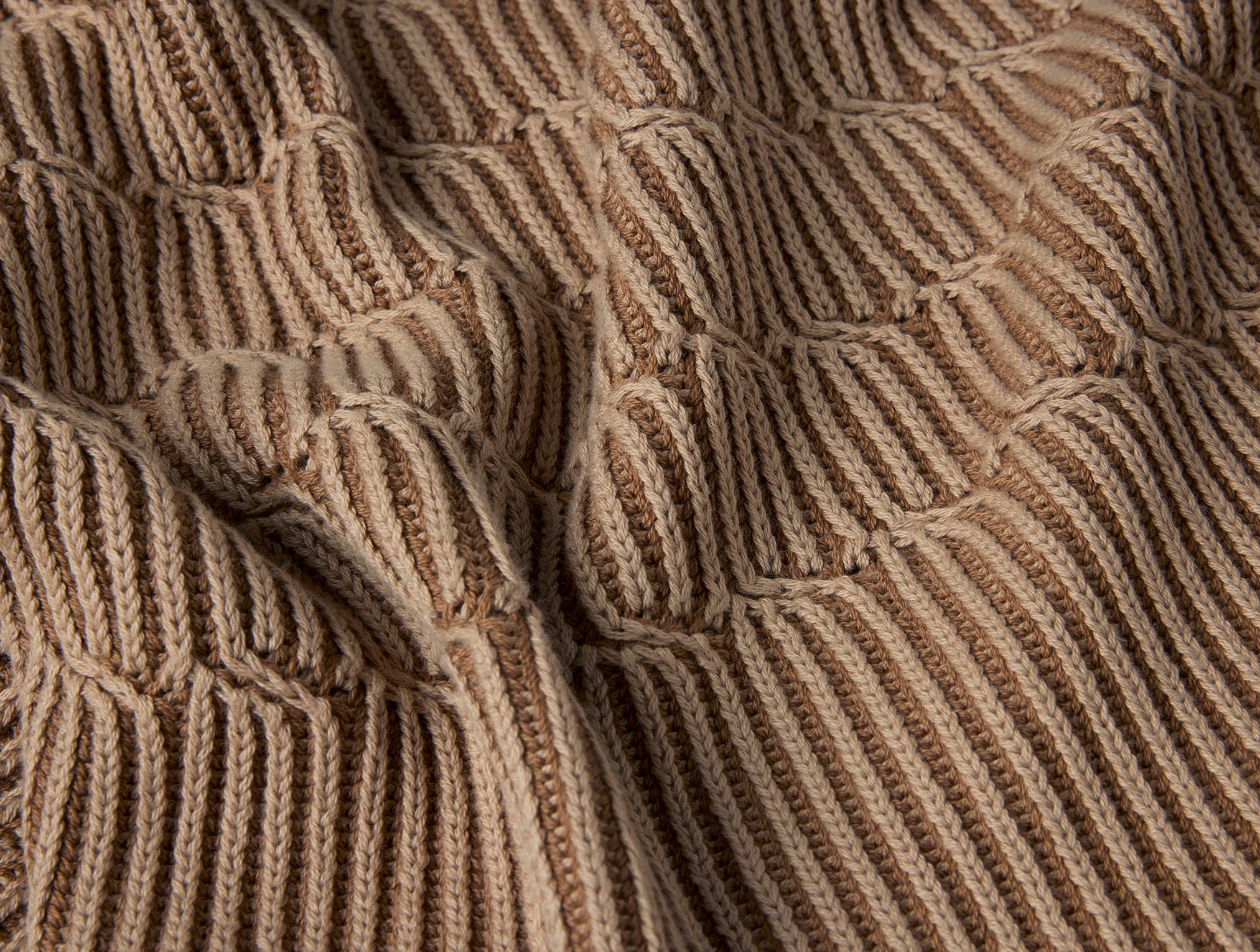 Fawn Knitted Textile Throw Blanket for Everyday Comfort - Image 2